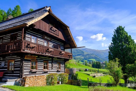 Old farmhouses, St. Oswald, near Bad Kleinkirchheim, Nockberge, Carinthia, Austria