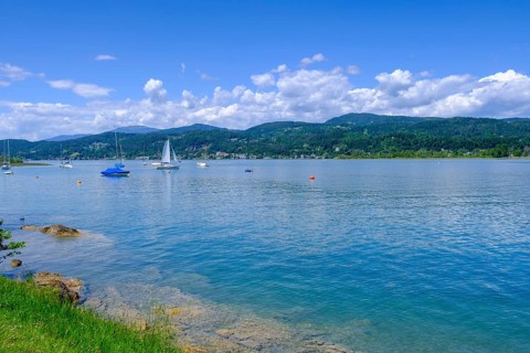 Teixlbucht bathing beach, on Lake Lake Wörth, near Unterdellach, southern shore, Carinthia, Austria