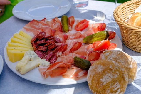South Tyrolean Marende, snack, bacon, Vinschgerl, food, Buschenschank Pergola, near Tramin, Wine