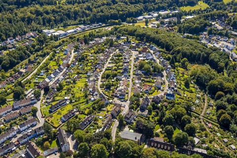 Aerial view, oval housing estate Buckesfelder Ring am Wald, Lüdenscheid-Stadt, Lüdenscheid,