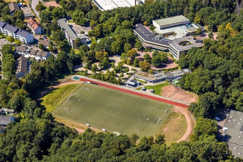 Aerial photo, Theodor-Heuss-Realschule und Fußballstadion Sportplatz Wefelshohl TSV Lüdenscheid e.V
