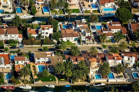Marina of Empuriabrava, Ampuriabrava, CastellÃü d'EmpÃºries on the Gulf of Roses, holiday homes