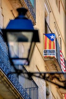 Lantern with Catalan flag, alleys in the old town of Girona, Cataluña, Gerona, Catalonia, Spain,