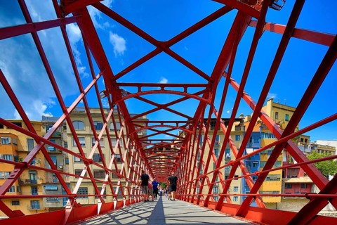 Red bridge over the river Onyar built by the Eiffel company, Cataluña, Gerona, Cataluña, Europe,