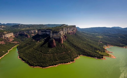 Table mountain bedrock, Panta de Sau, reservoir of Sau, river Ter, Riu Ter, Tavèrnoles, Costa