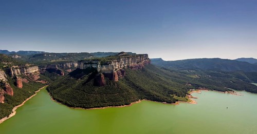 Table mountain bedrock, Panta de Sau, reservoir of Sau, river Ter, Riu Ter, Les Masies de Roda,