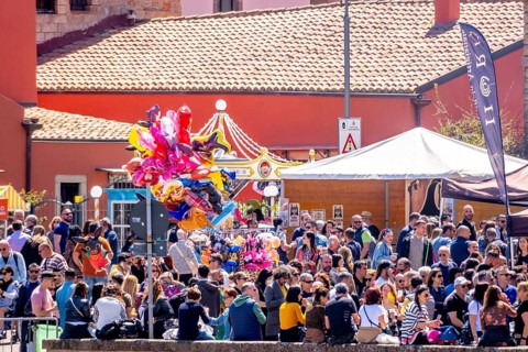 Sardinia, guests at restaurants with outdoor dining, Bosa, Europe, Province of Oristano, Italy,