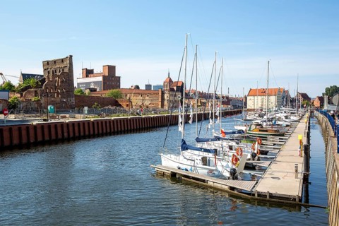 Harbour basin with crane gate, GdaÅsk, Gdansk, Baltic Sea coast, Baltic Sea, pomorskie, Pomeranian