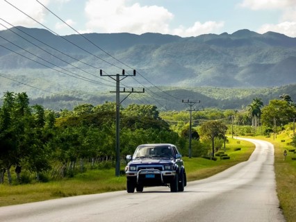 Country road between Santa Clara and Trinidad Valley of Ingenios, Valle de los Ingenios, country