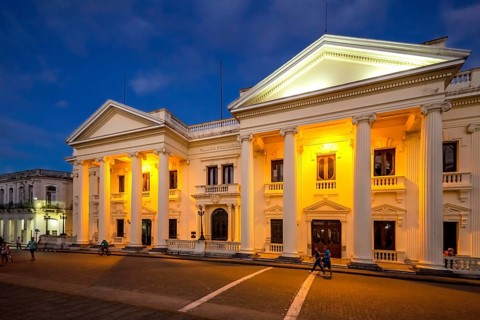 Neoclassical Marti Library in the centre of Santa Clara, Biblioteca Marti, Streetlife in the city