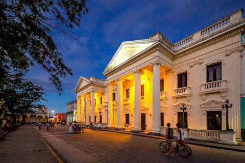 Neoclassical Marti Library in the centre of Santa Clara, Biblioteca Marti, Streetlife in the city