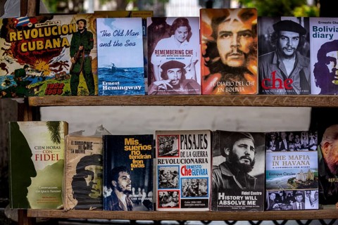 Second-hand bookshop, used books about Ernesto Che Guevara and Fidel Castro at the flea market in