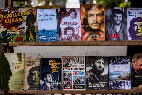 Second-hand bookshop, used books about Ernesto Che Guevara and Fidel Castro at the flea market in
