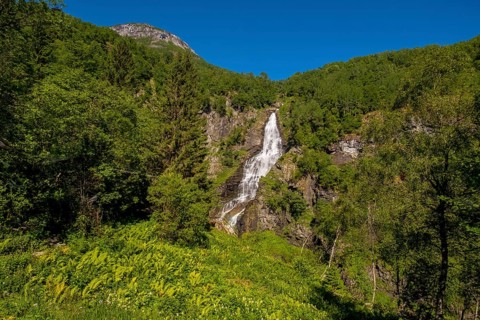 Waterfall near Stahlheim, mountains, baür sky, Skulestadmo, Hordaland, Norway, Scandinavia, Europe,
