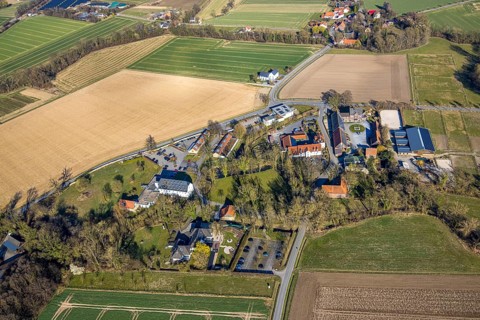 Aerial photography, services for construction and agriculture Dringenberg GmbH farm, round garden,