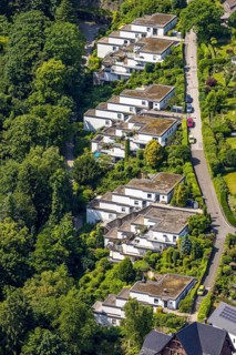Aerial view, flat roof terrace houses in the forest on Benderstraße, Oberbonsfeld, Velbert, Ruhr