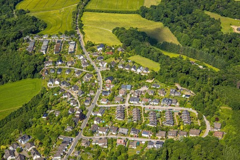 Aerial view, residential area, local view Frohnberg with Voßnacker Straße and terraced house