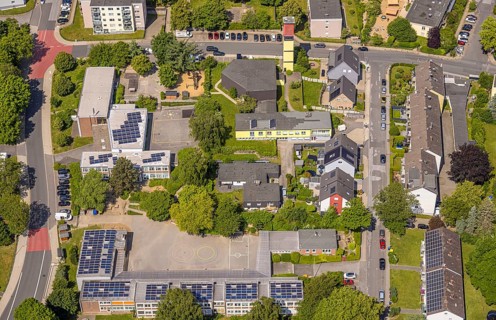 Aerial view, catholic Sonnenschule primary school and Städt. Community primary school Wielandstraße