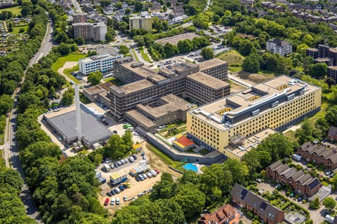 Aerial view, HELIOS Klinikum Niederberg with construction site and new building, Velbert, Ruhr