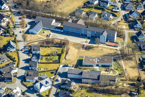 Aerial photo, KGS Kath. Grundschule Gerlingen and Kath. Kindergarten Kiga St. Antonius, Gerlingen,