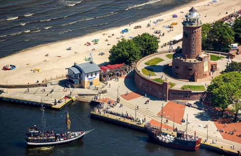 KoÅ'obrzeg, Kolobrzeg, lighthouse with bastion, Baltic Sea beach, Baltic Sea coast, Województwo