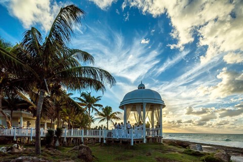 Wedding pavilion on the beach of Varadero with sunset in the hotel complex PARADISUS VARADERO