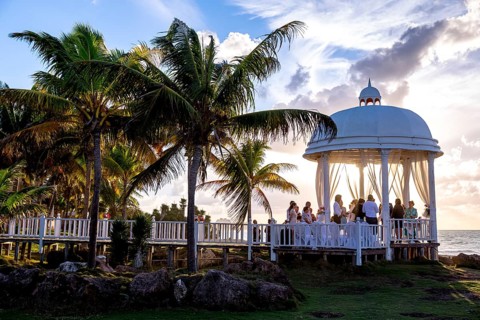 Wedding pavilion on the beach of Varadero with sunset in the hotel complex PARADISUS VARADERO