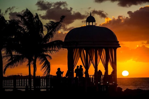 Wedding pavilion on the beach of Varadero with sunset in the hotel complex PARADISUS VARADERO