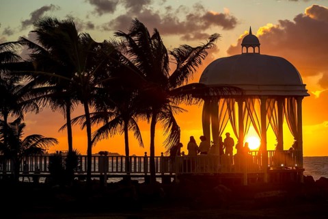 Wedding pavilion on the beach of Varadero with sunset in the hotel complex PARADISUS VARADERO