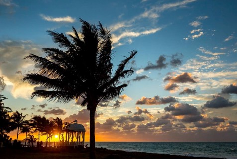 Wedding pavilion on the beach of Varadero with sunset in the hotel complex PARADISUS VARADERO