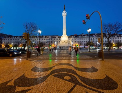 Monument, Praça do Rossio, cobblestones in wave form, wave pattern, Lisbon, Lisbon, Portugal