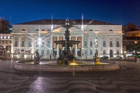 National Theatre D. Maria II, fountain, Praça do Rossio, paving stones in wave form, wave pattern,