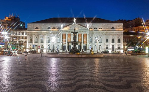 National Theatre D. Maria II, fountain, Praça do Rossio, paving stones in wave form, wave pattern,