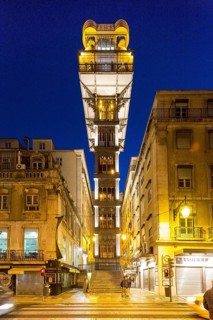 The most famous lift in Portugal Elevador do Município or Elevador da Biblioteca and Elevador de S.