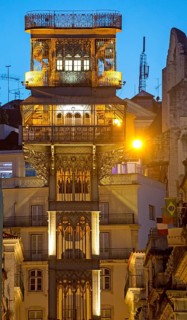 The most famous lift in Portugal Elevador do Município or Elevador da Biblioteca and Elevador de S.