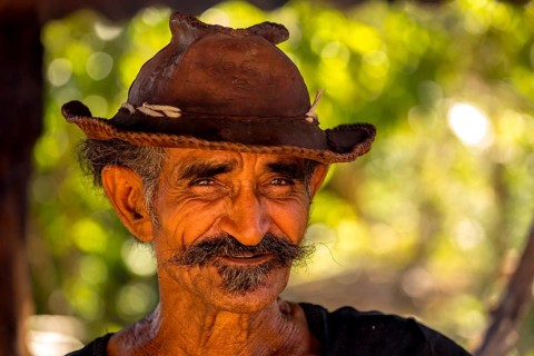 Sugar cane farmer in Valle de los Ingenios, portrait with hat, Trinidad, Cuba, Sancti Spíritus,