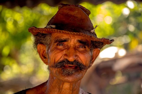 Sugar cane farmer in Valle de los Ingenios, portrait with hat, Trinidad, Cuba, Sancti Spíritus,