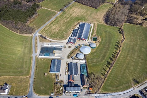Aerial view, Sorpemilch GbR Landwirtschaftsbetrieb mit solar roof, Amecke, Sundern, Sauerland,