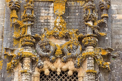 Manueline window with seafaring motifs and the Order of the Cross, Fortress of Tomar, Castle of the