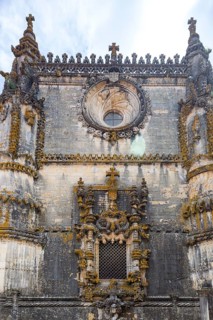 Manueline window with seafaring motifs and the Order of the Cross, Fortress of Tomar, Castle of the