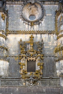 Manueline window with seafaring motifs and the Order of the Cross, Fortress of Tomar, Castle of the