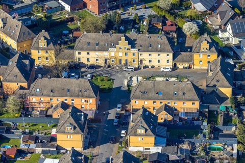Aerial view, residential area housing estate multi-family houses Fährenkamp corner Pappelweg,