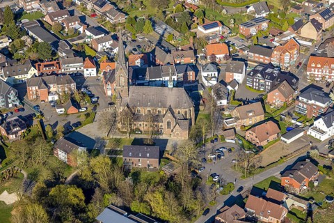 Aerial view, Catholic parish church of St. Ludger in the town centre, Selm, Münsterland, North