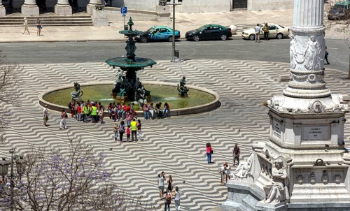 Fountain on the Praça Rossio square, Lisbon, Lisbon district, Portugal