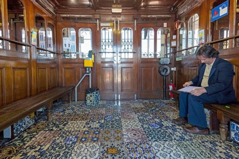 The most famous lift in Portugal Elevador do Município or Elevador da Biblioteca and Elevador de S.
