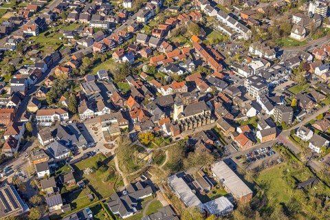 Aerial view, catholic St. Stephanus Kirche im Ortszentrum, Wohngebiet und Stephanuspark, Bork,