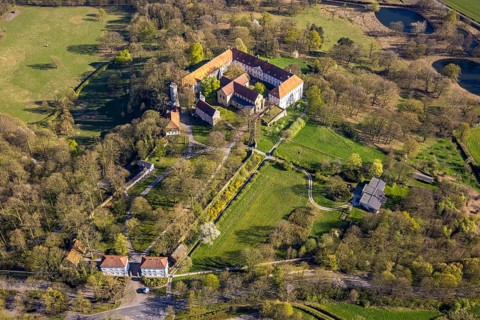 Aerial view, Cappenberg Castle and Castle Park, LWL Museum of Art and Culture with Catholic
