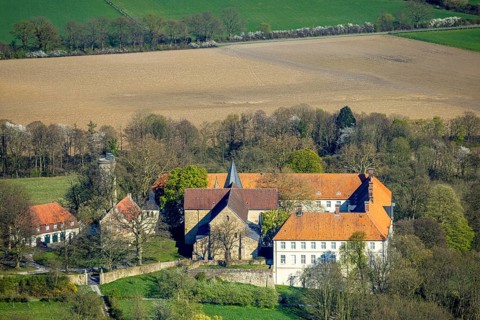 Aerial view, Cappenberg Castle, LWL Museum of Art and Culture with Catholic Collegiate Church