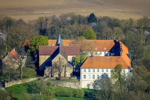 Aerial view, Cappenberg Castle, LWL Museum of Art and Culture with Catholic Collegiate Church