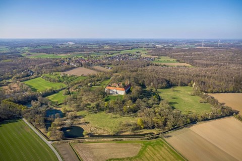 Aerial view, Cappenberg Castle in extensive landscape, LWL Museum of Art and Culture with Catholic
